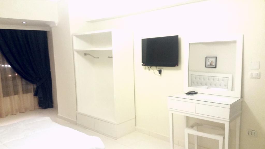 Nile Boutique At Nile Plaza Hotel