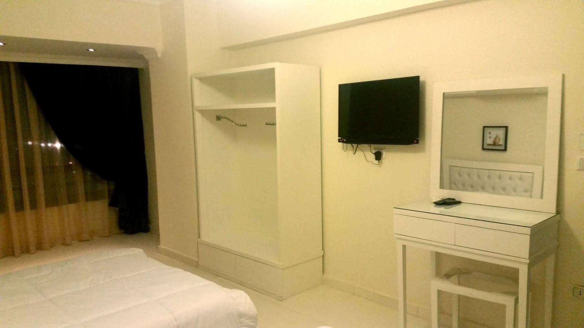 Nile Boutique At Nile Plaza Hotel Giza
